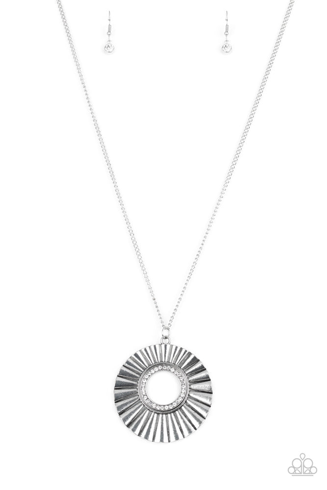 Chicly Centered Necklace - White