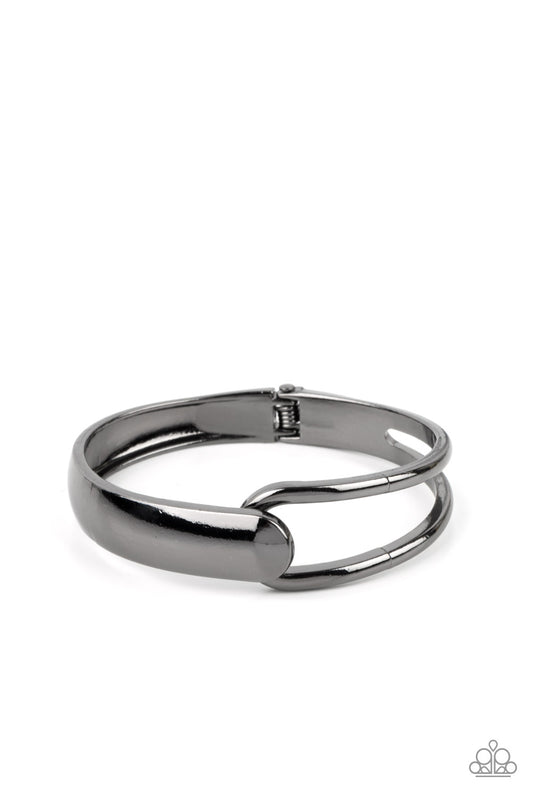 Couture-Clutcher Black cuff bracelet