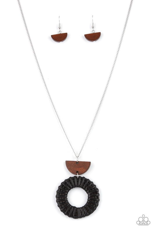 Homespun Stylist Black pendant necklace