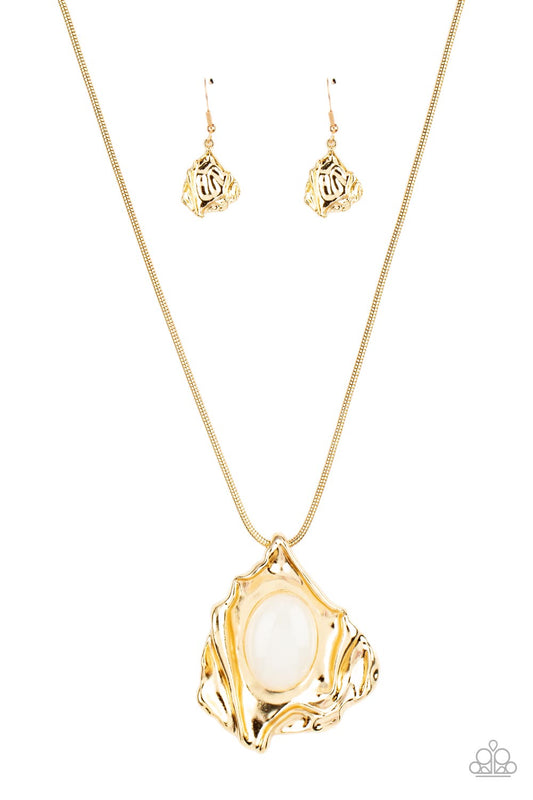 Amazon Amulet Gold pendant necklace