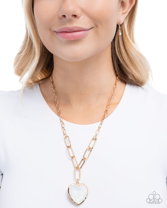 HAUTE Heart White pendant necklace, alternate view
