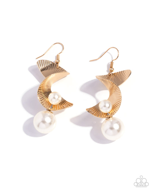 Curator Chic - Gold